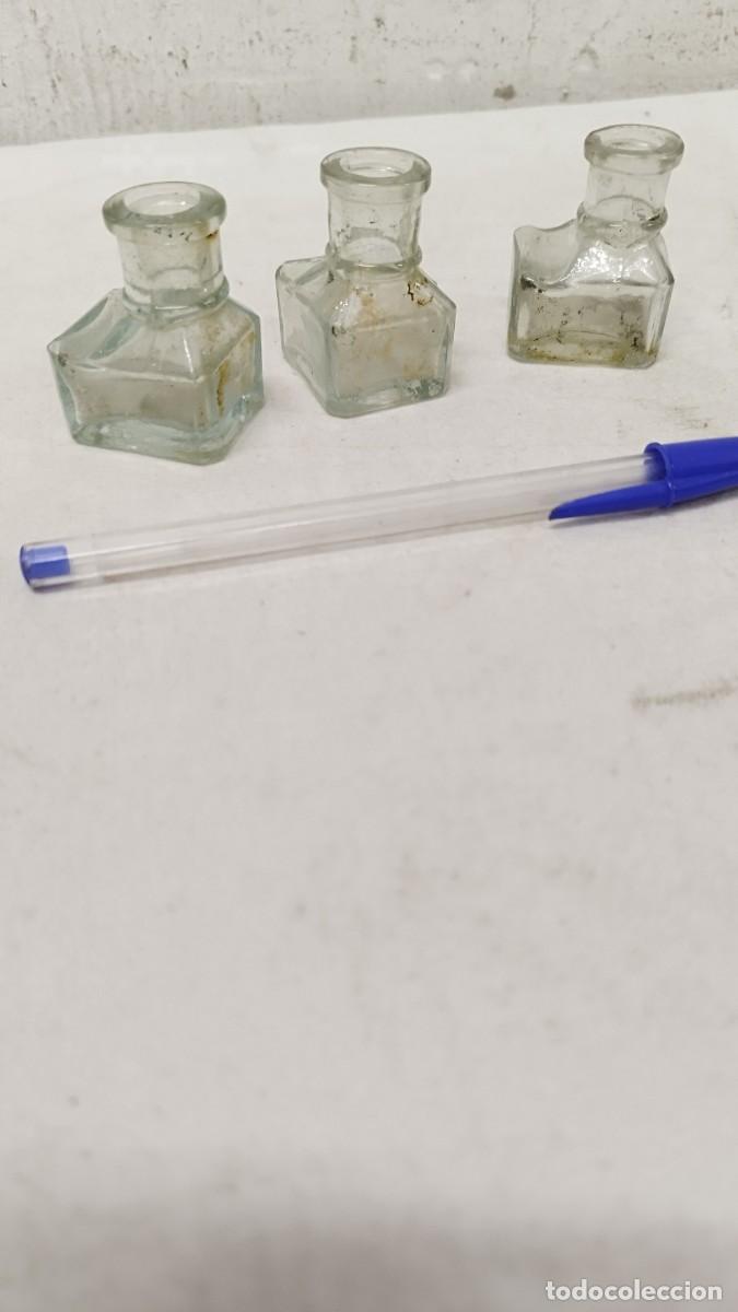 Escriban&iacute;a: Conjunto de tres antiguos tinteros de cristal - Foto 1