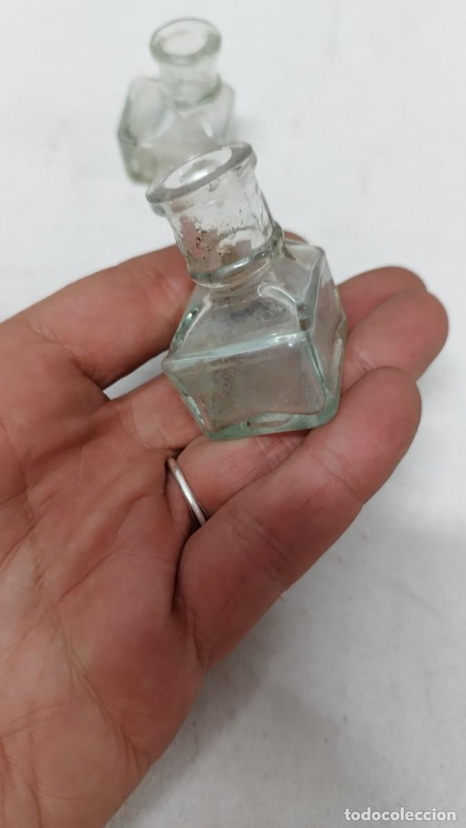 Escriban&iacute;a: Conjunto de tres antiguos tinteros de cristal - Foto 2