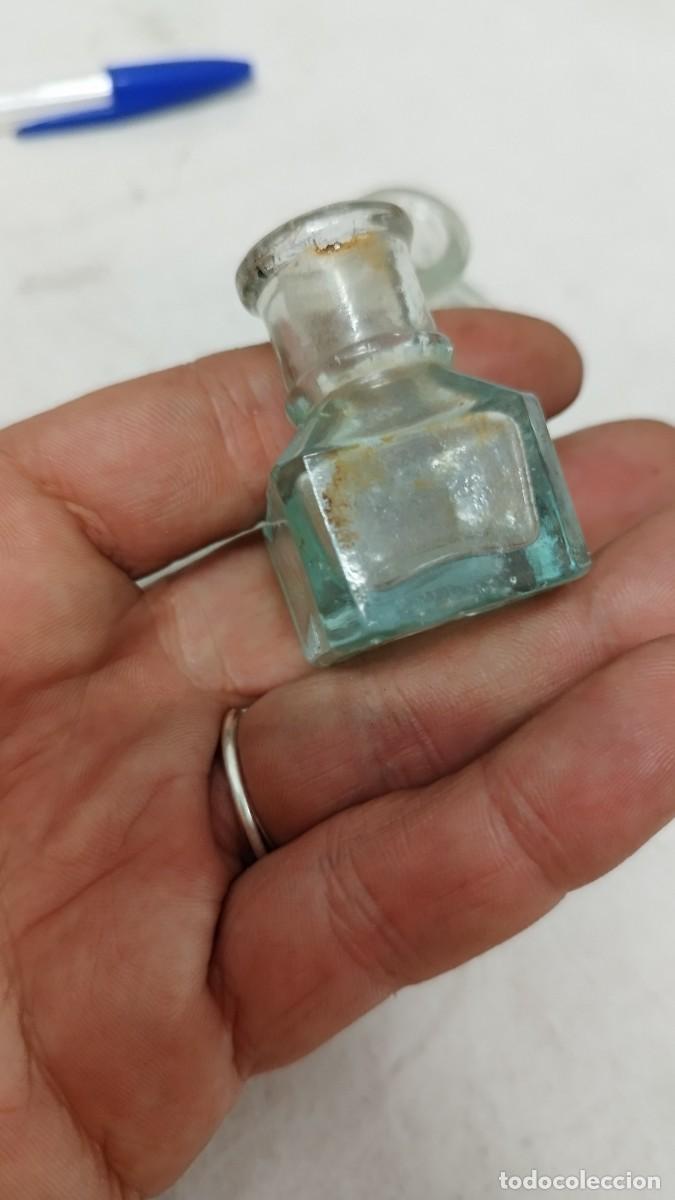 Escriban&iacute;a: Conjunto de tres antiguos tinteros de cristal - Foto 9