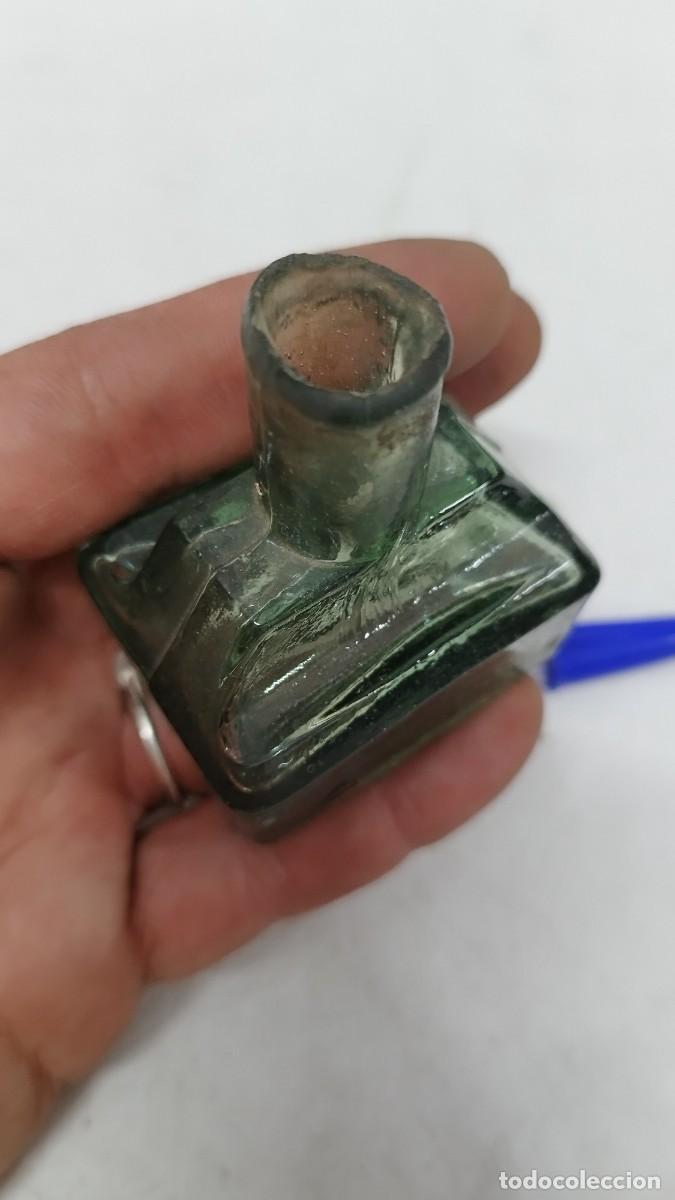 Escriban&iacute;a: Antiguo tintero de cristal - Foto 2