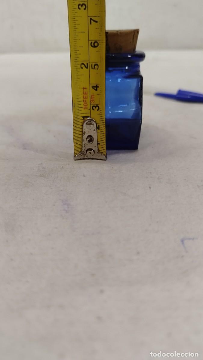 Escriban&iacute;a: Antiguo tintero de cristal azul - Foto 8