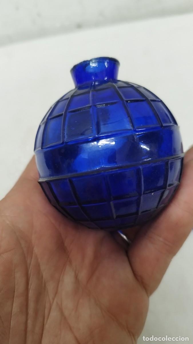 Escriban&iacute;a: Antiguo tintero de cristal azul - Foto 2