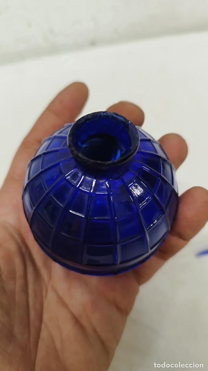Escriban&iacute;a: Antiguo tintero de cristal azul - Foto 3