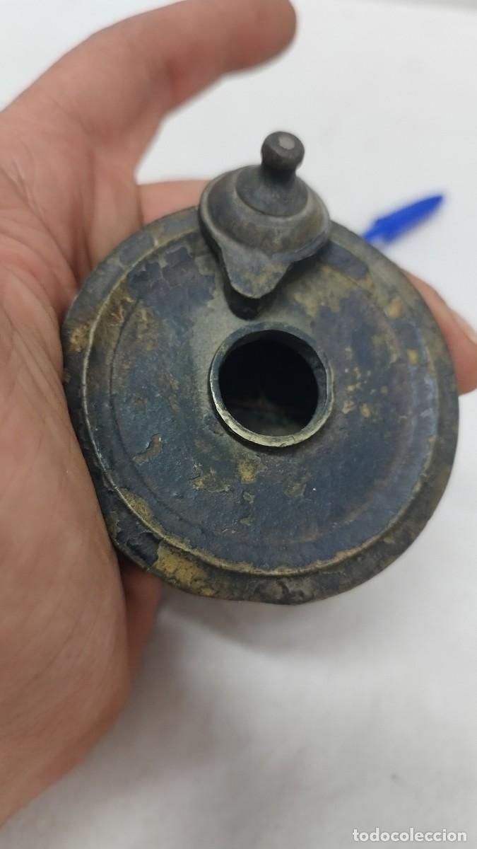 Escriban&iacute;a: Antiguo tintero de Lat&oacute;n - Bronce - Foto 4