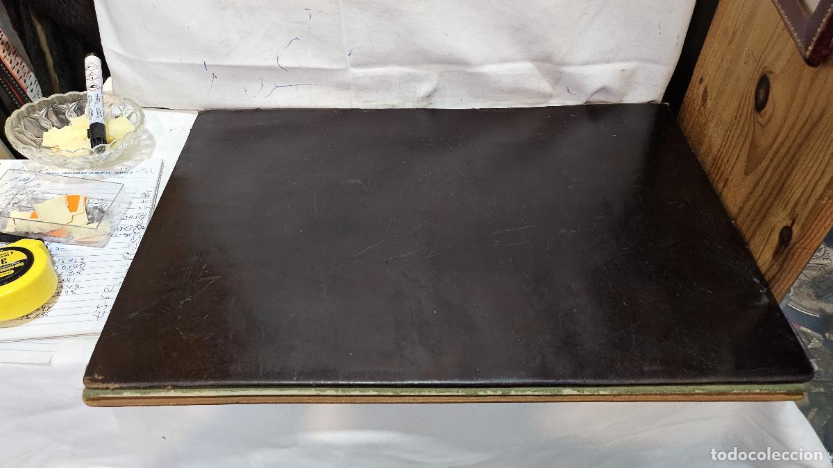 Escriban&iacute;a: sobrmesa para escritorio antiguo de cuero - Foto 3