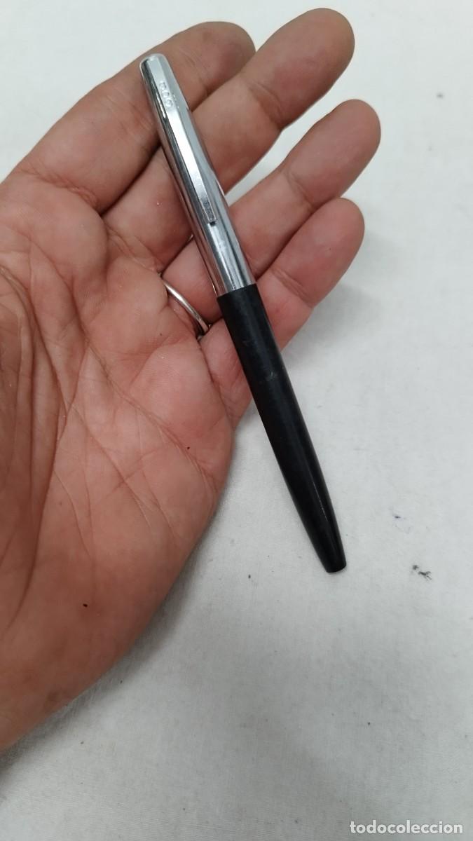 Escriban&iacute;a: Antigua pluma estilogr&aacute;fica ,marcada 303. - Foto 1