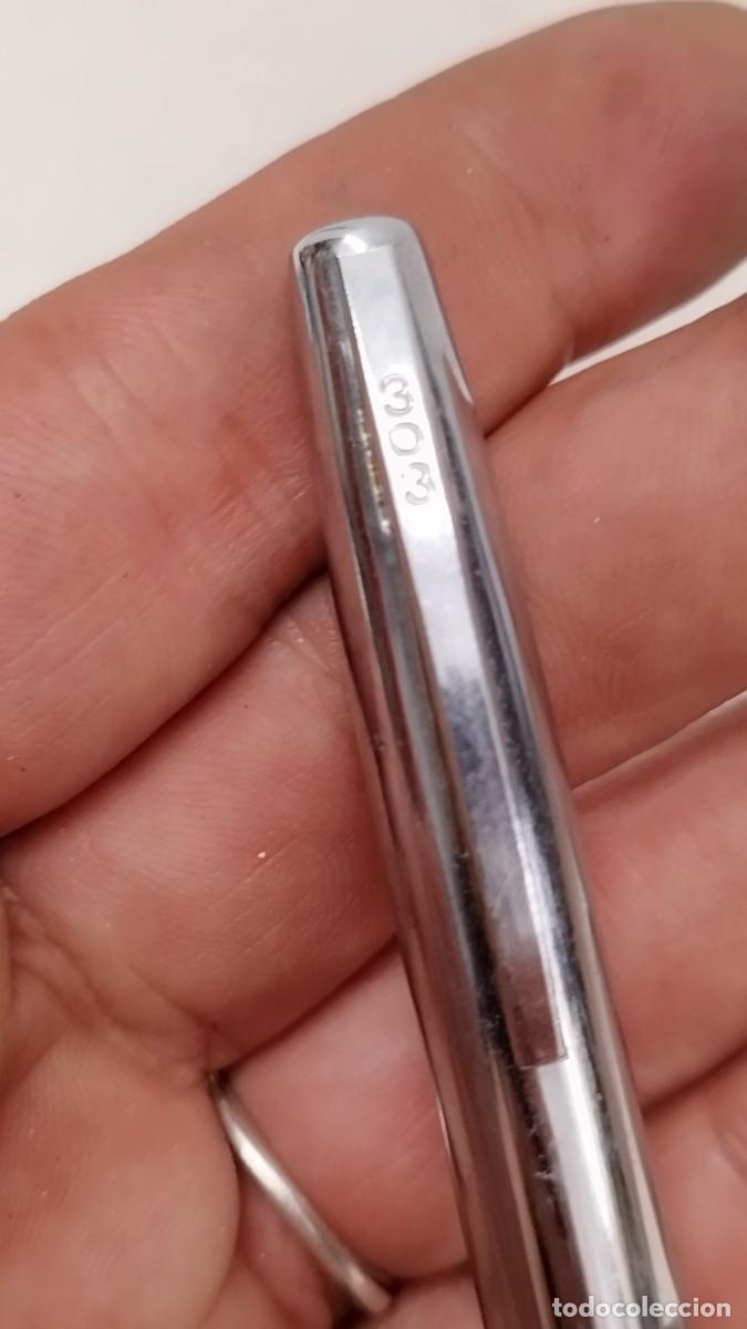 Escriban&iacute;a: Antigua pluma estilogr&aacute;fica ,marcada 303. - Foto 2