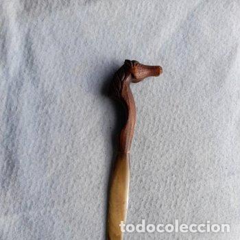 Escriban&iacute;a: Abrecartas Caballo de Madera. - Foto 3