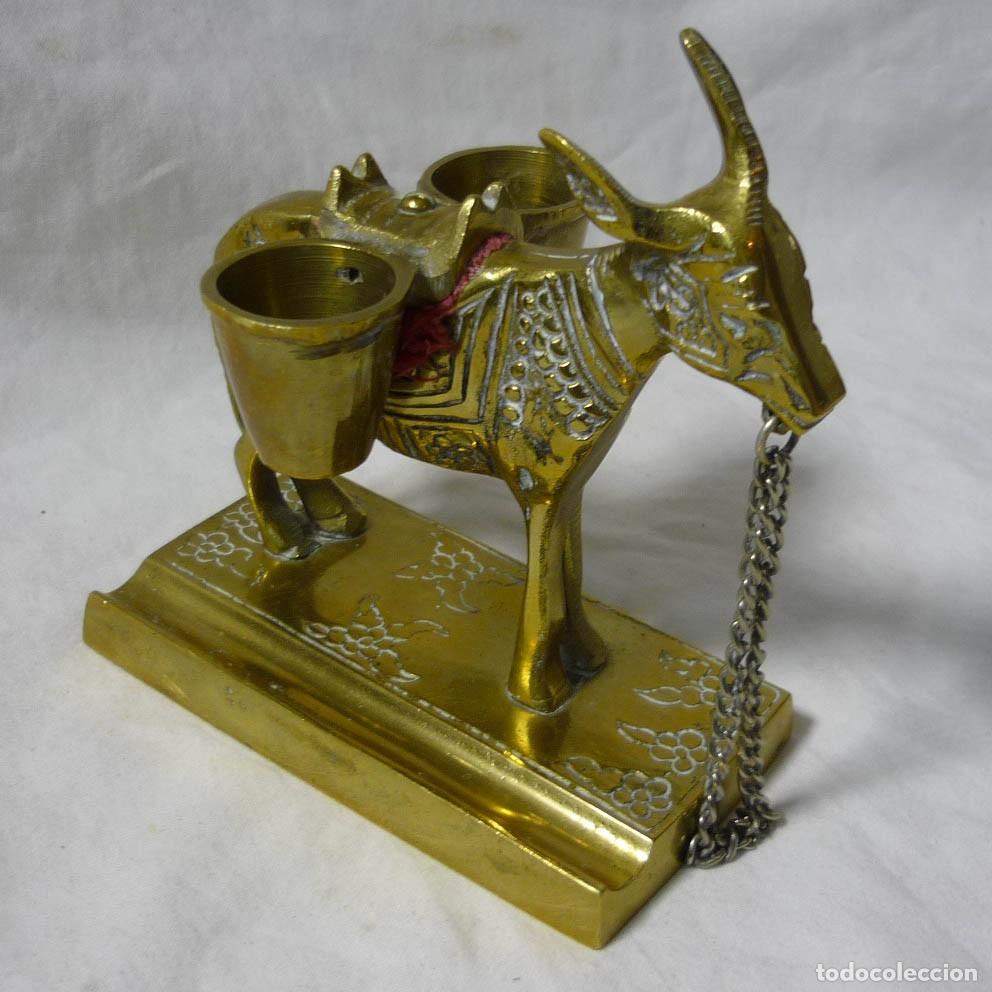 Escriban&iacute;a: Tintero de escritorio en forma de burro con alforjas, en bronce - Foto 1