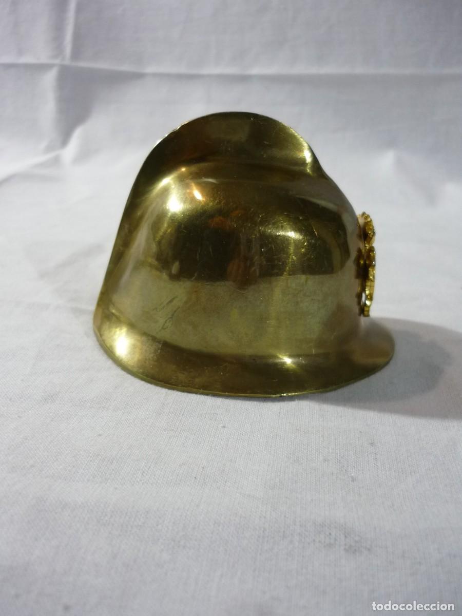 Escriban&iacute;a: Pisapapeles en forma de casco de bomberos de Madrid, en bronce - Foto 4