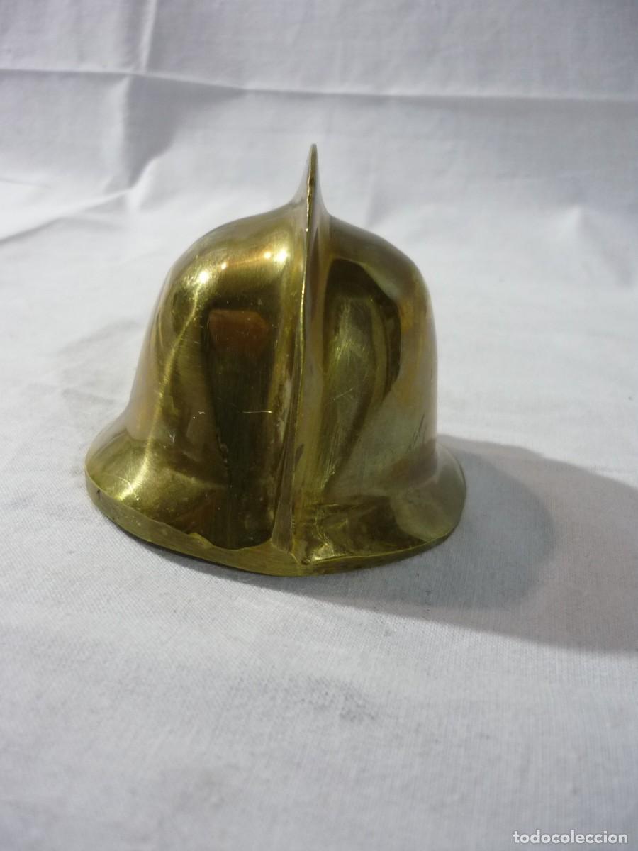 Escriban&iacute;a: Pisapapeles en forma de casco de bomberos de Madrid, en bronce - Foto 5