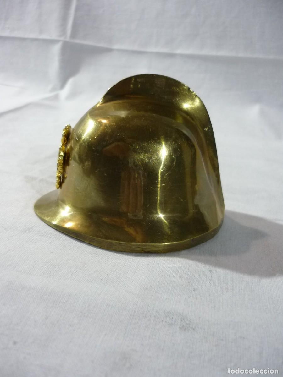 Escriban&iacute;a: Pisapapeles en forma de casco de bomberos de Madrid, en bronce - Foto 6