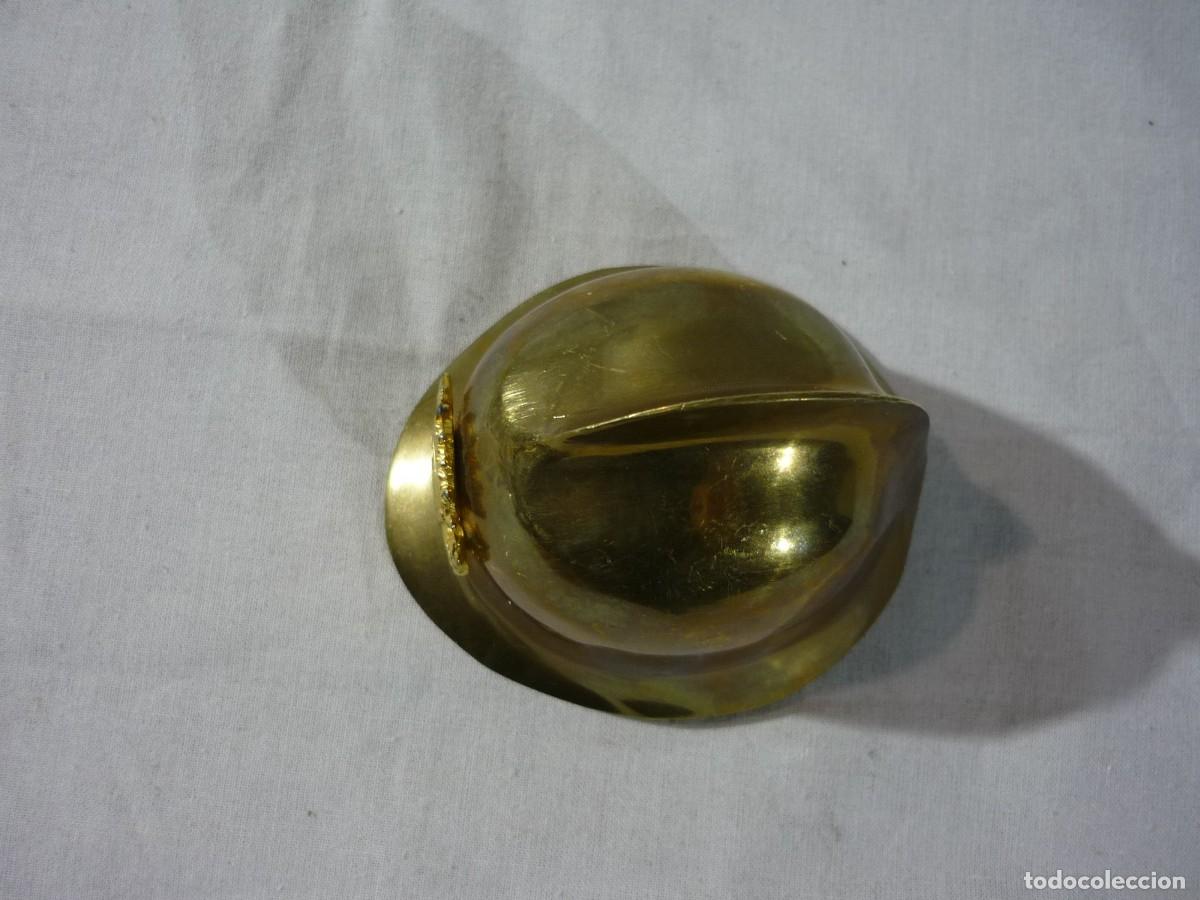 Escriban&iacute;a: Pisapapeles en forma de casco de bomberos de Madrid, en bronce - Foto 7