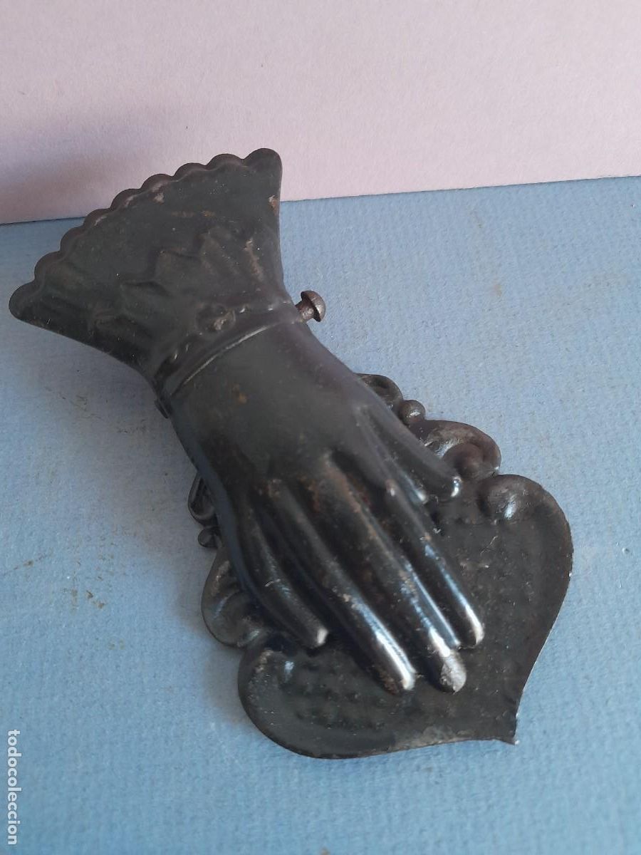 Escriban&iacute;a: pinza de papeles en forma de mano, 14x6,5cm aprox - Foto 1