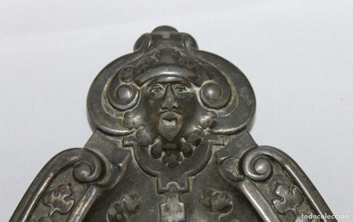 Escriban&iacute;a: Tintero de estilo Rococ&oacute; en metal plateado del siglo XIX - Foto 4