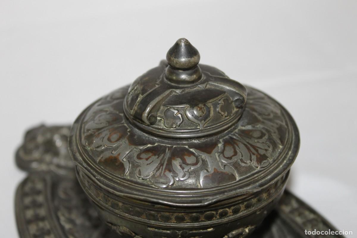 Escriban&iacute;a: Tintero de estilo Rococ&oacute; en metal plateado del siglo XIX - Foto 14