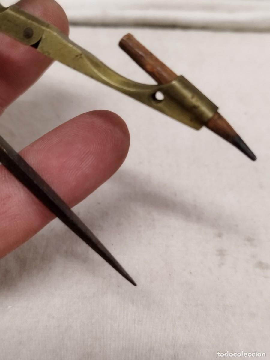 Escriban&iacute;a: Antiguo compas de bronce o lat&oacute;n. - Foto 5