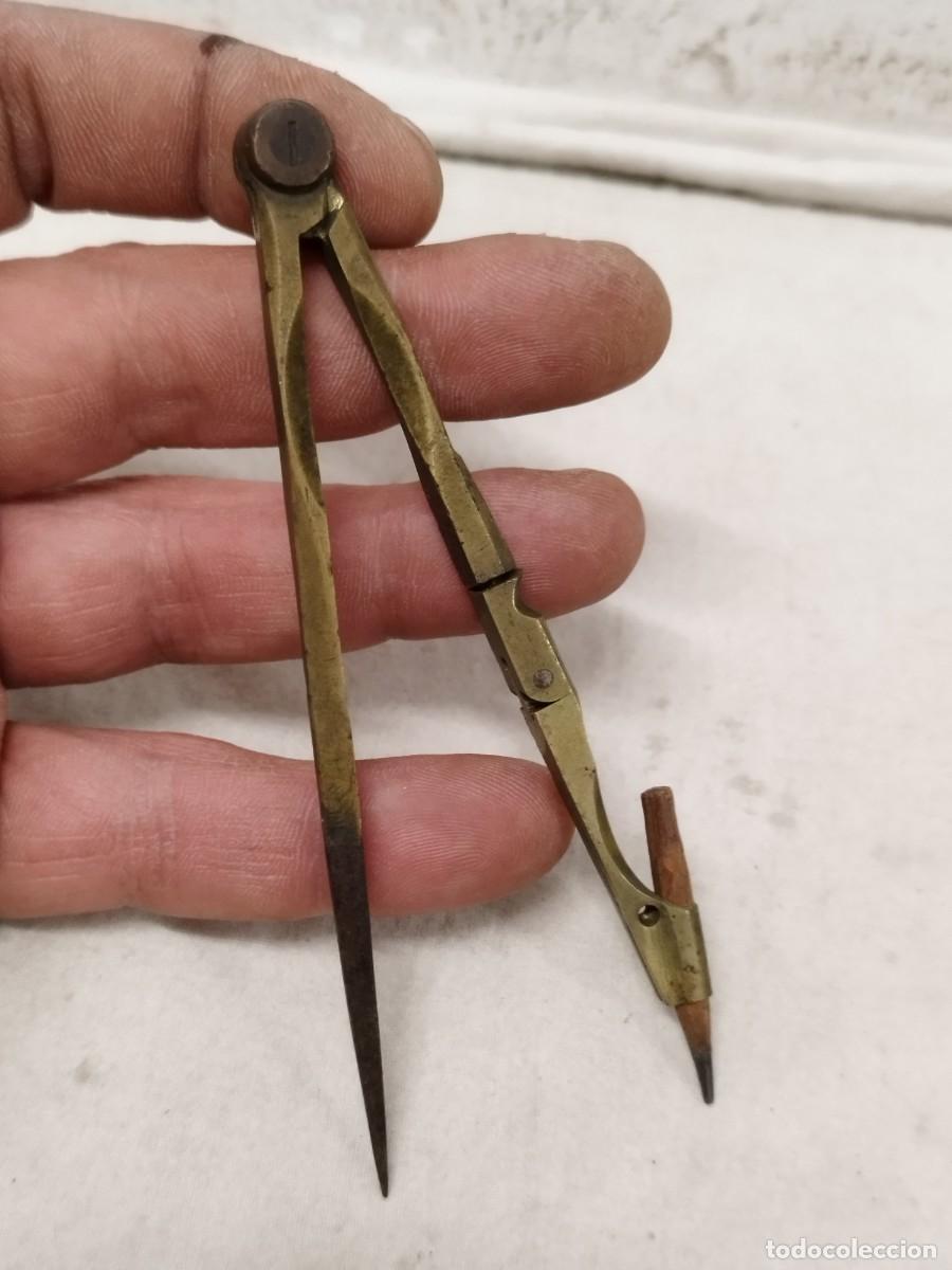 Escriban&iacute;a: Antiguo compas de bronce o lat&oacute;n. - Foto 8