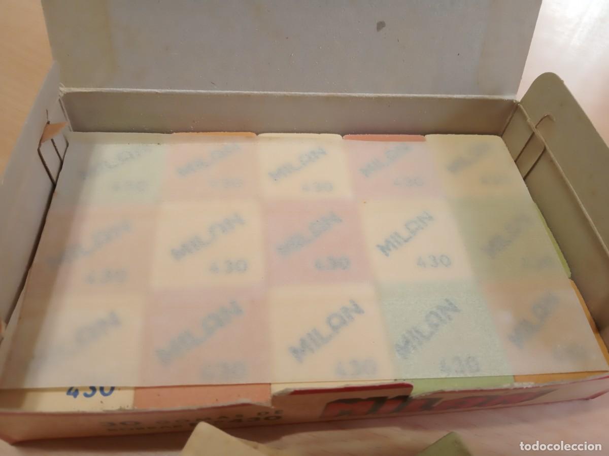 Escriban&iacute;a: CAJA COMPLETA CON 30 GOMAS DE BORRAR MILAN MOD.430 - Foto 2