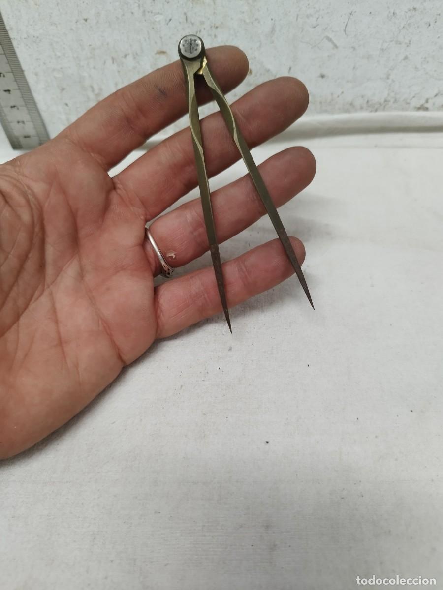 Escriban&iacute;a: Antiguo tiral&iacute;neas de lat&oacute;n o bronce. - Foto 1