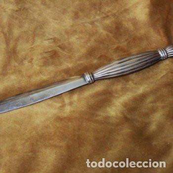 Escriban&iacute;a: Abrecartas de metal plateado. - Foto 2