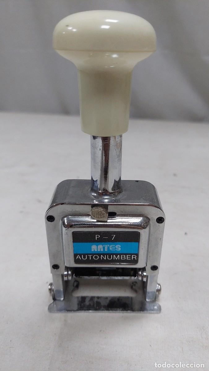 Escribanía: Antiguo numerador Artes