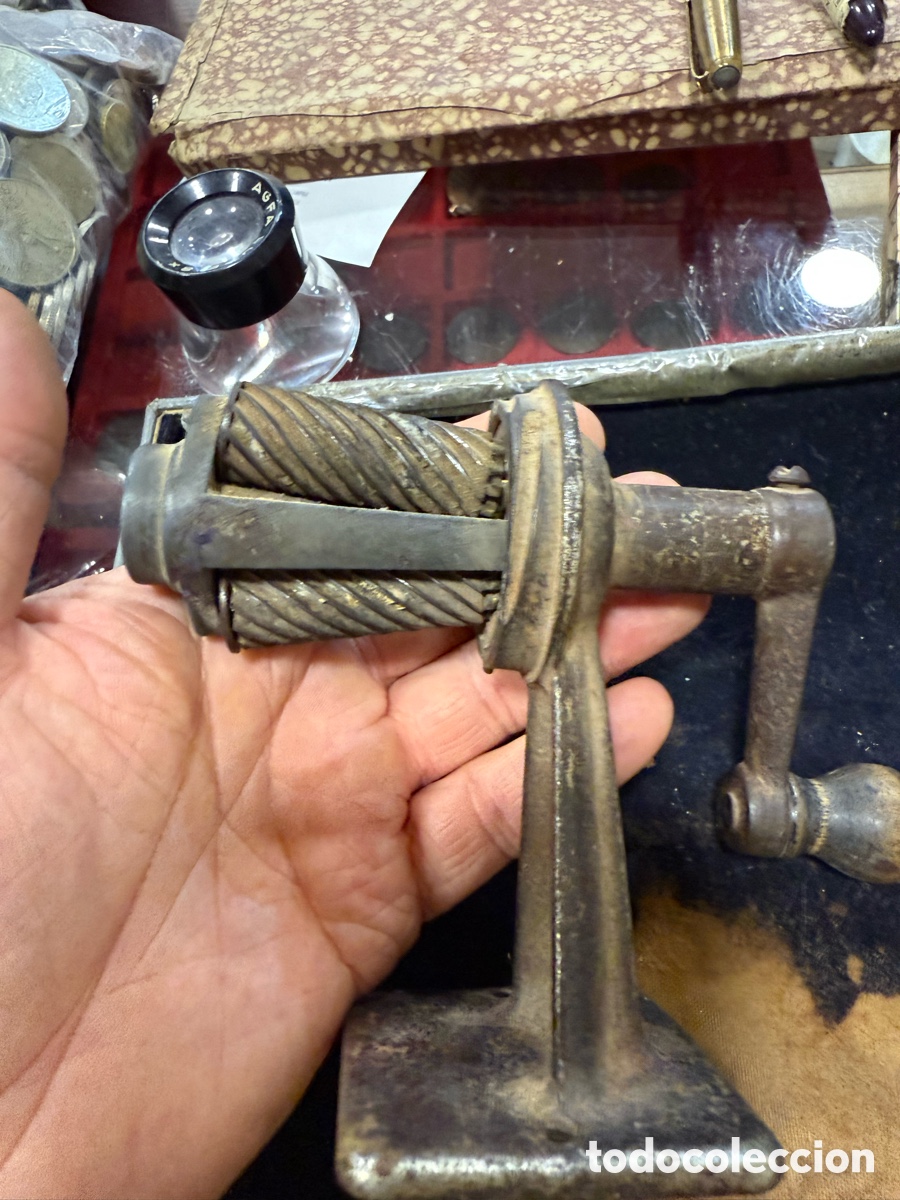 Escriban&iacute;a: Bonito sacapuntas antiguo, hierro - Foto 5