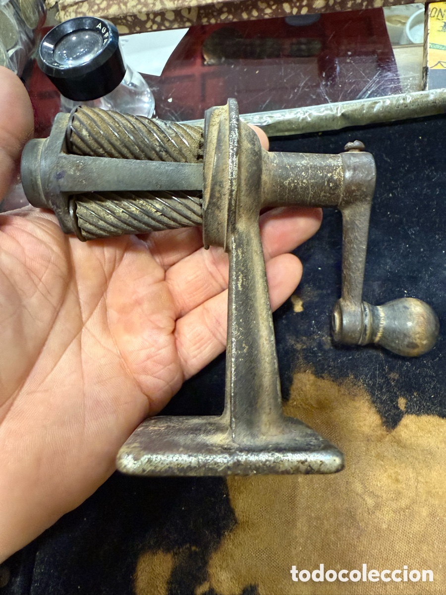 Escriban&iacute;a: Bonito sacapuntas antiguo, hierro - Foto 6