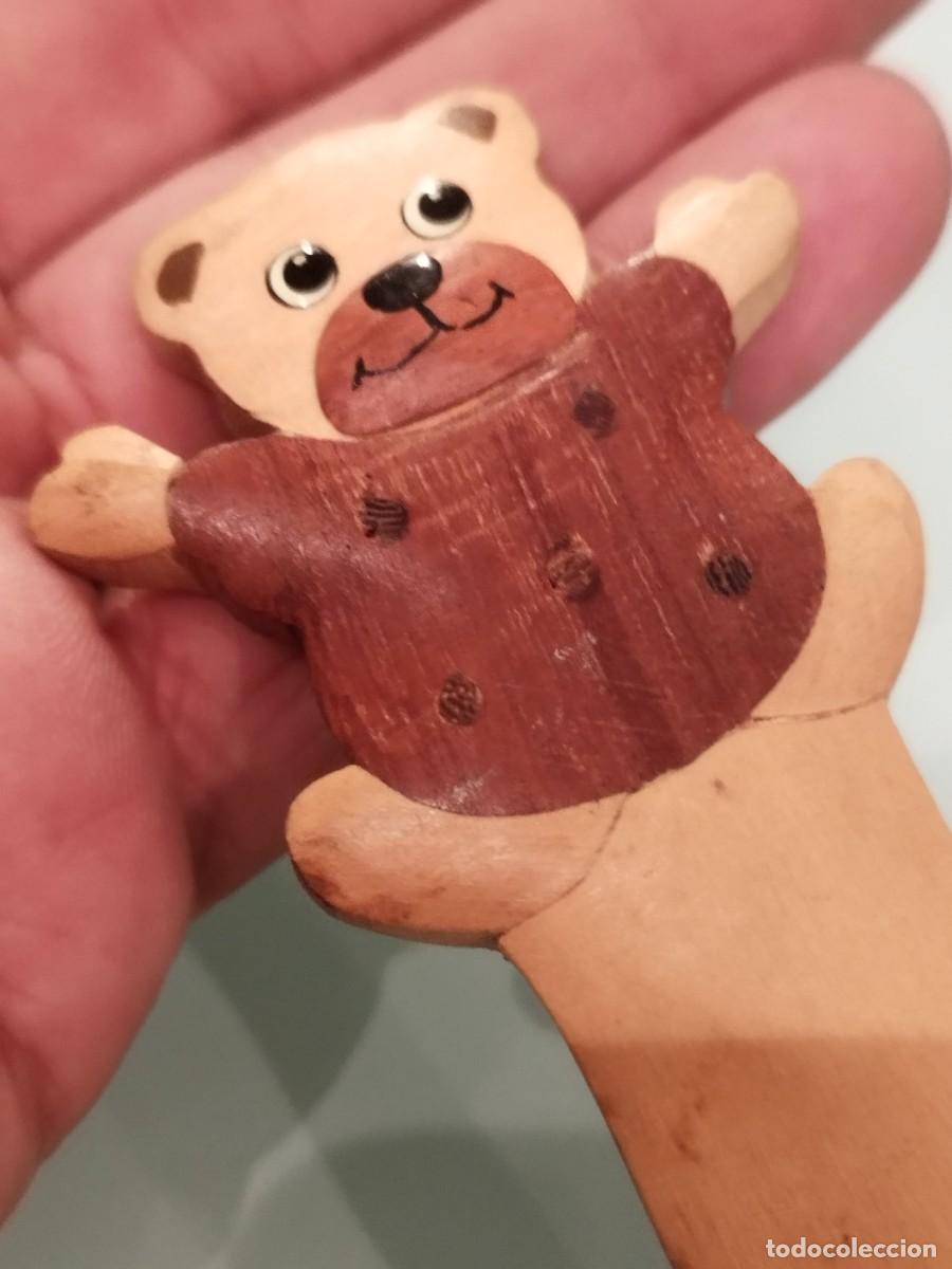 Escriban&iacute;a: Abrecartas de madera con el mango en forma de oso de peluche. - Foto 4