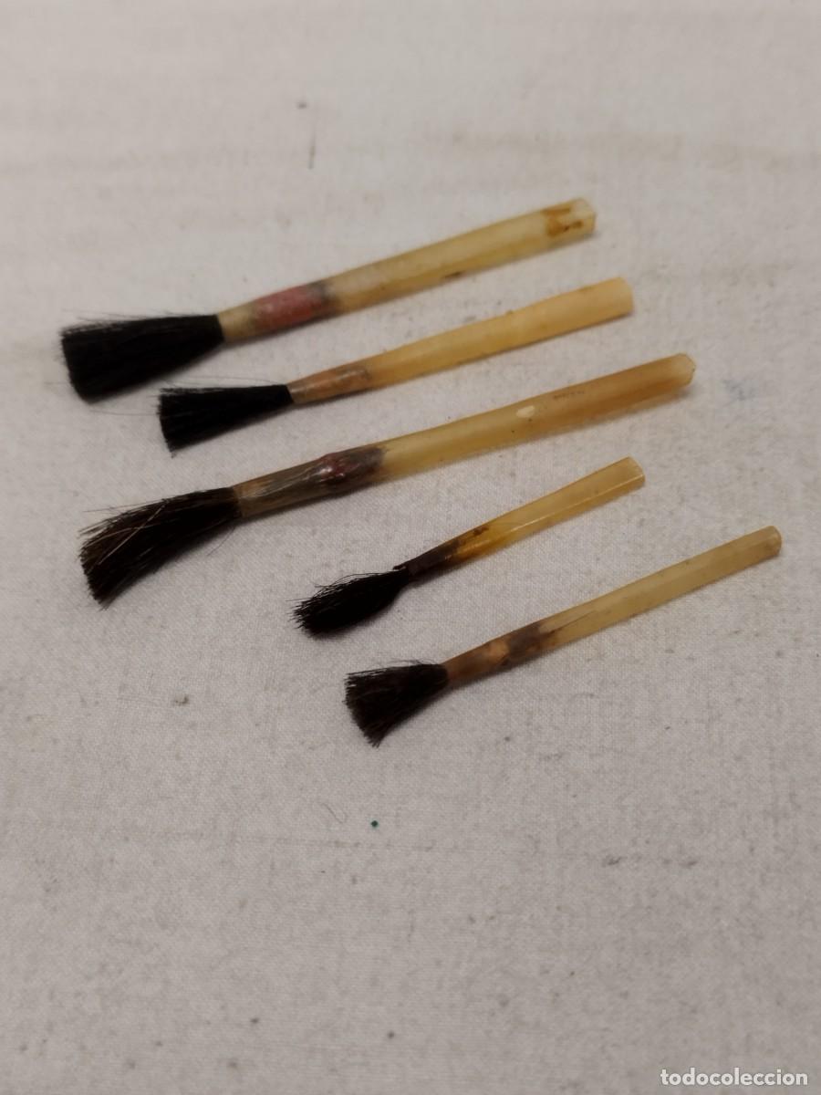 Escriban&iacute;a: 5 antiguos pinceles sin mango. - Foto 1