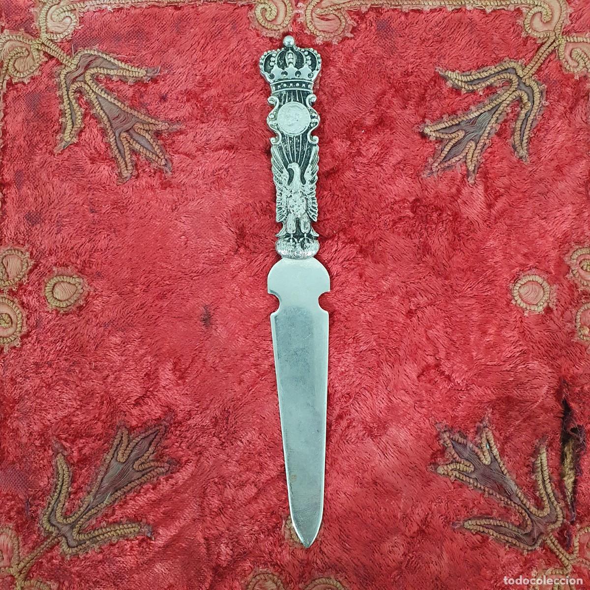 Escriban&iacute;a: Antiguo abrecartas de metal relieve - Foto 2