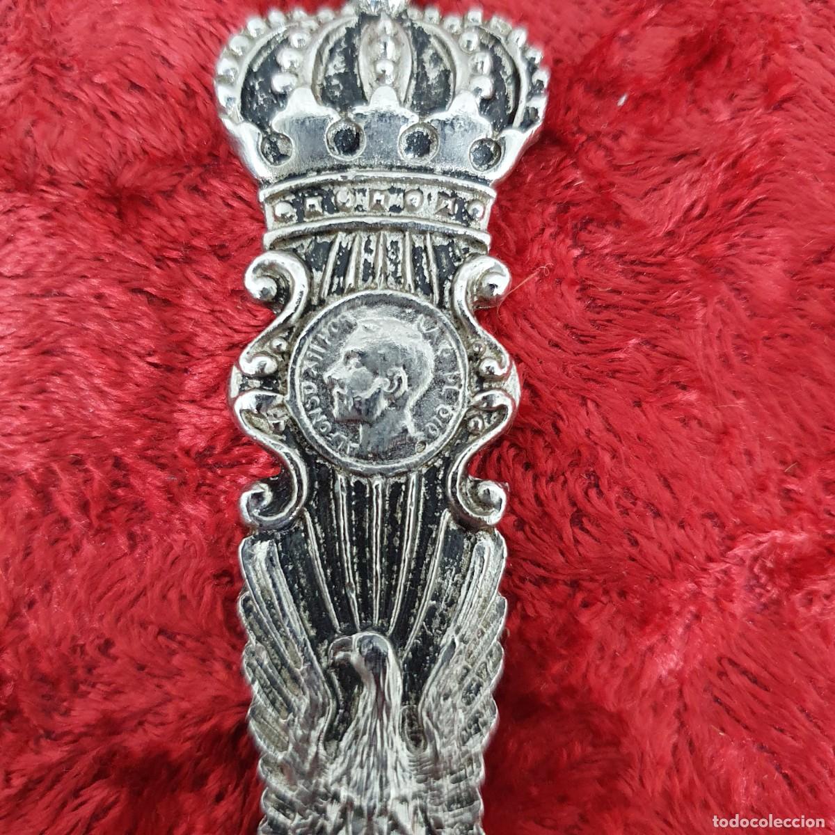 Escriban&iacute;a: Antiguo abrecartas de metal relieve - Foto 3