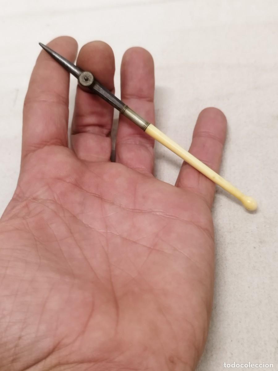 Escriban&iacute;a: Antiguo tiral&iacute;neas compas. - Foto 1