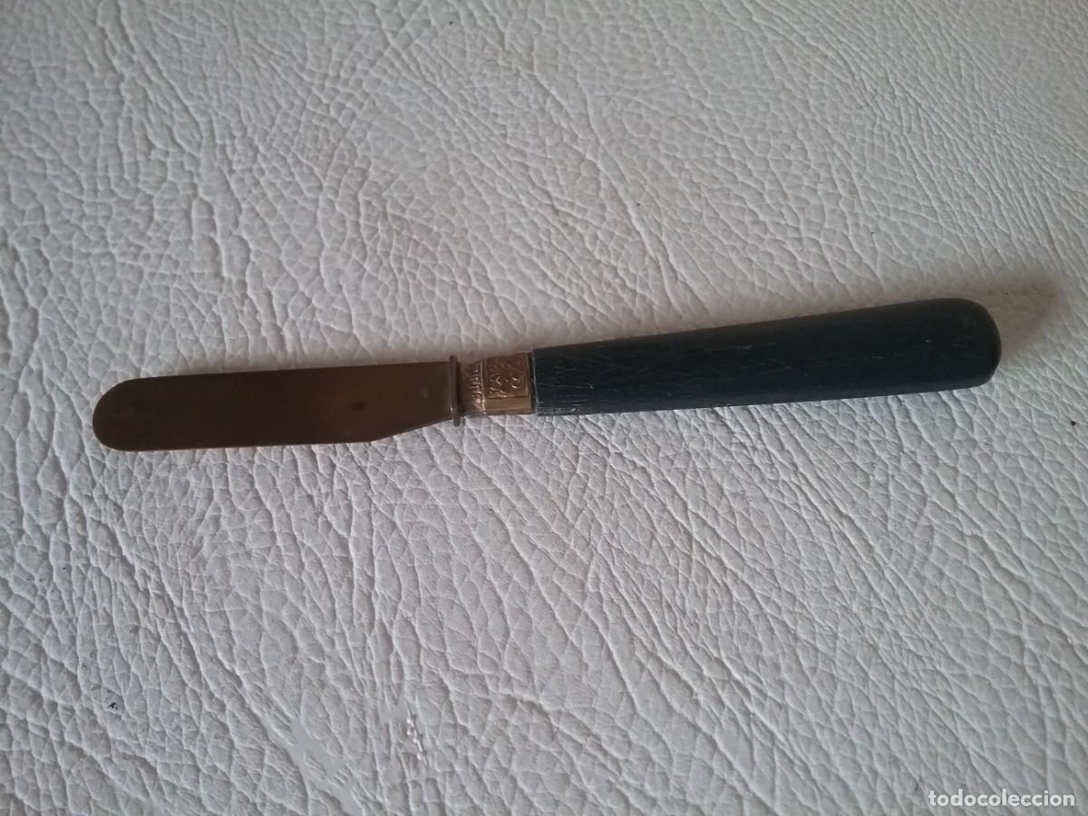 Escriban&iacute;a: ANTIGUO ABRECARTAS BRONCE Y MADERA - Foto 1