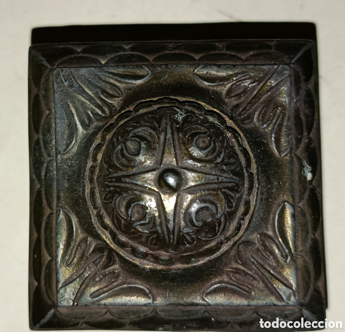 Escriban&iacute;a: Antiguo tintero de bronce con dise&ntilde;o floral - Foto 3
