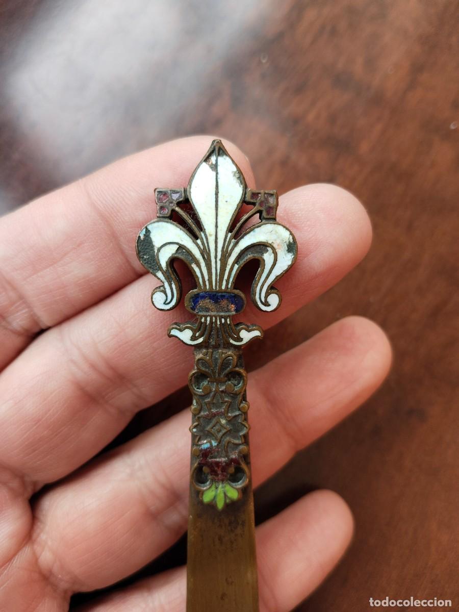 Escriban&iacute;a: Antiguo abrecartas flor de lis. - Foto 3