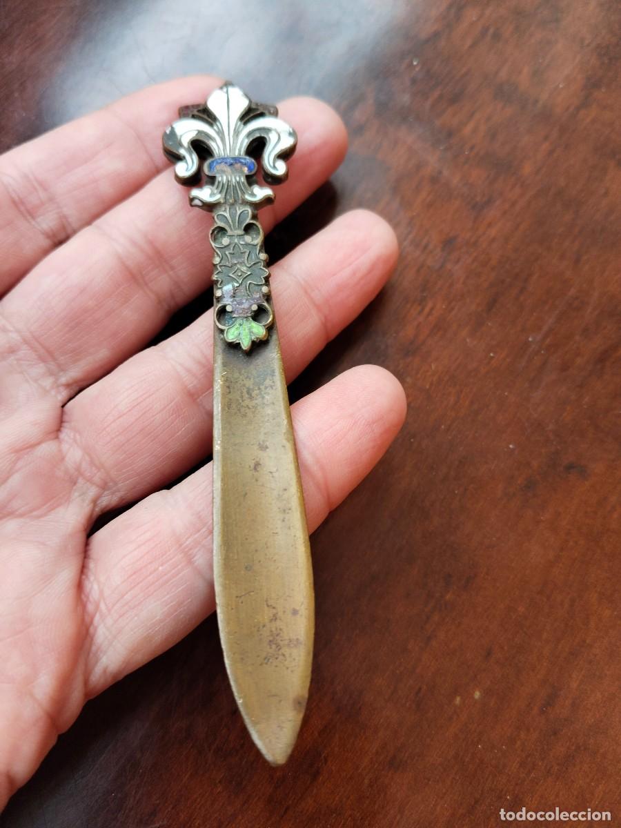 Escriban&iacute;a: Antiguo abrecartas flor de lis. - Foto 4