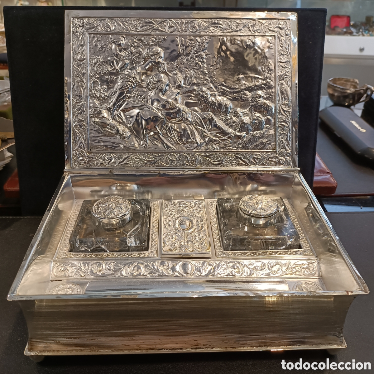 Escriban&iacute;a: Escriban&iacute;a de metal en forma de libro, principios del XX. - Foto 8