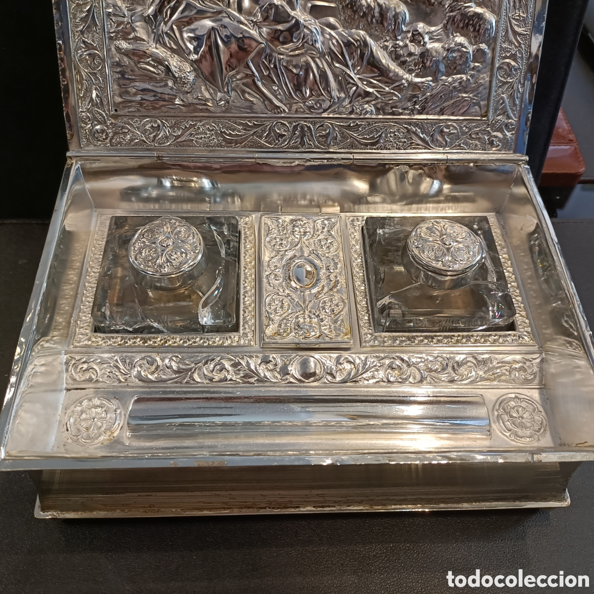 Escriban&iacute;a: Escriban&iacute;a de metal en forma de libro, principios del XX. - Foto 10