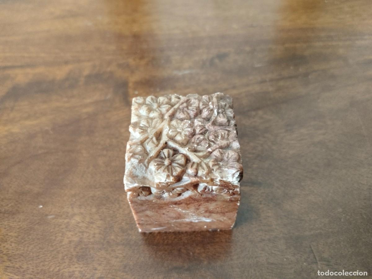 Escriban&iacute;a: Sello Oriental en piedra. Ver fotos.