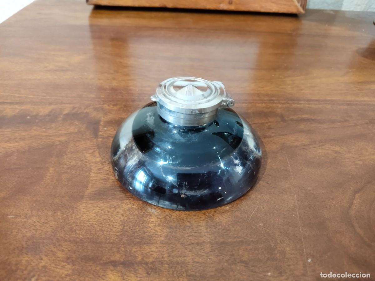 Escriban&iacute;a: Tintero en vidrio grueso, principios del XX. Francia.