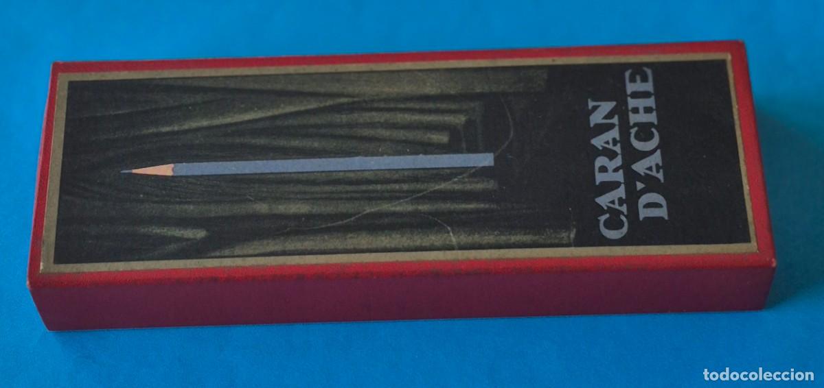 Escriban&iacute;a: CAJA 12 L&Aacute;PICES &ndash; CARAN D&rsquo;ACHE -n&ordm; 2059 noir &ndash; importe de Suisse - estuche petaca cart&oacute;n