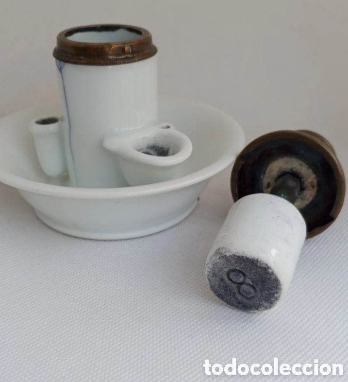 Escriban&iacute;a: ANTIGUO TINTERO FRANC&Eacute;S Siglo XVIII PORCELANA BLANCA Y LATON .