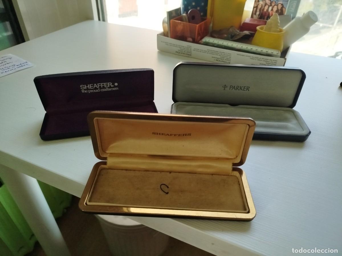 Escriban&iacute;a: Cajas de plumas vacias