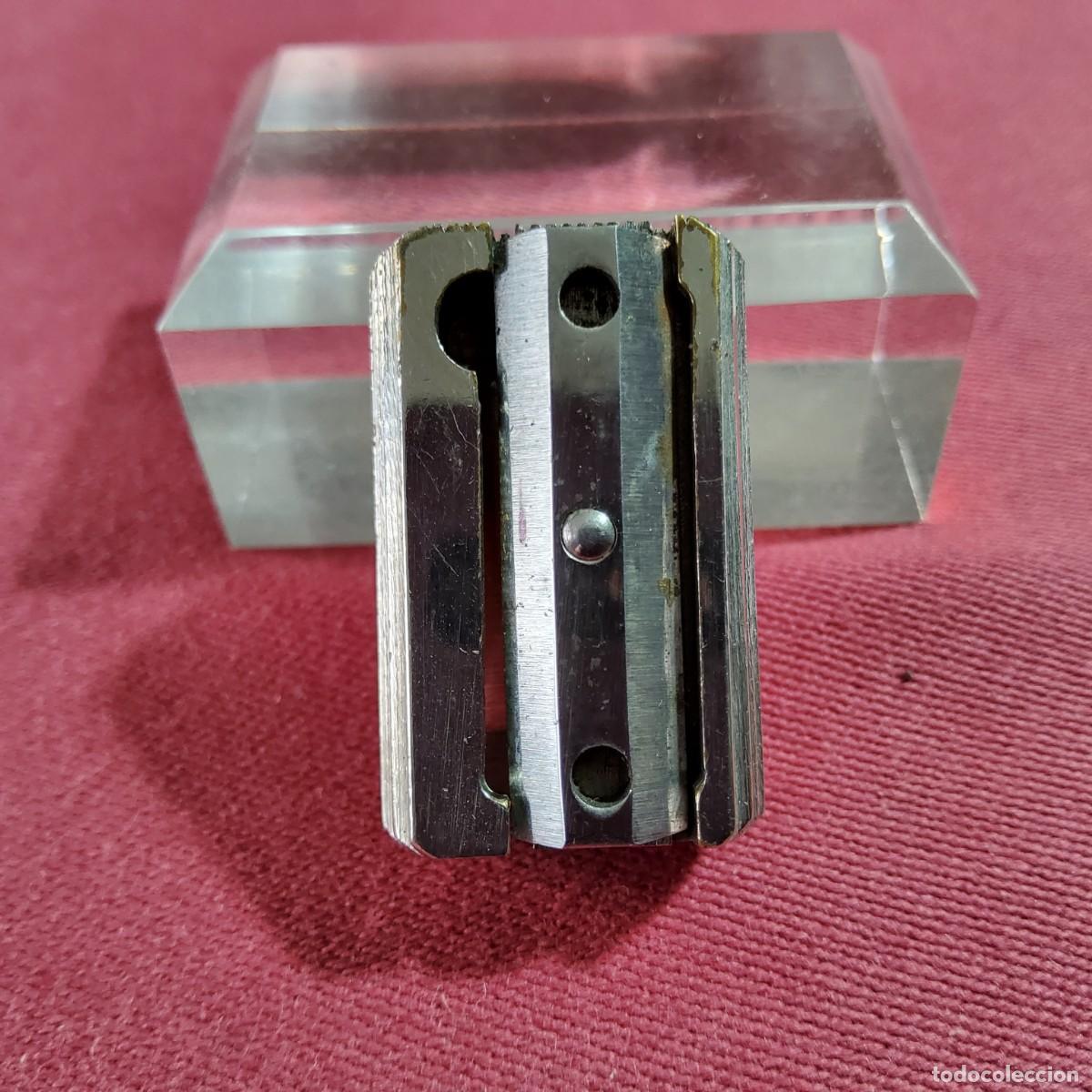 Escriban&iacute;a: ANTIGUO SACAPUNTAS MARCA EL CASCO, CON SU FUNDA DE CUERO