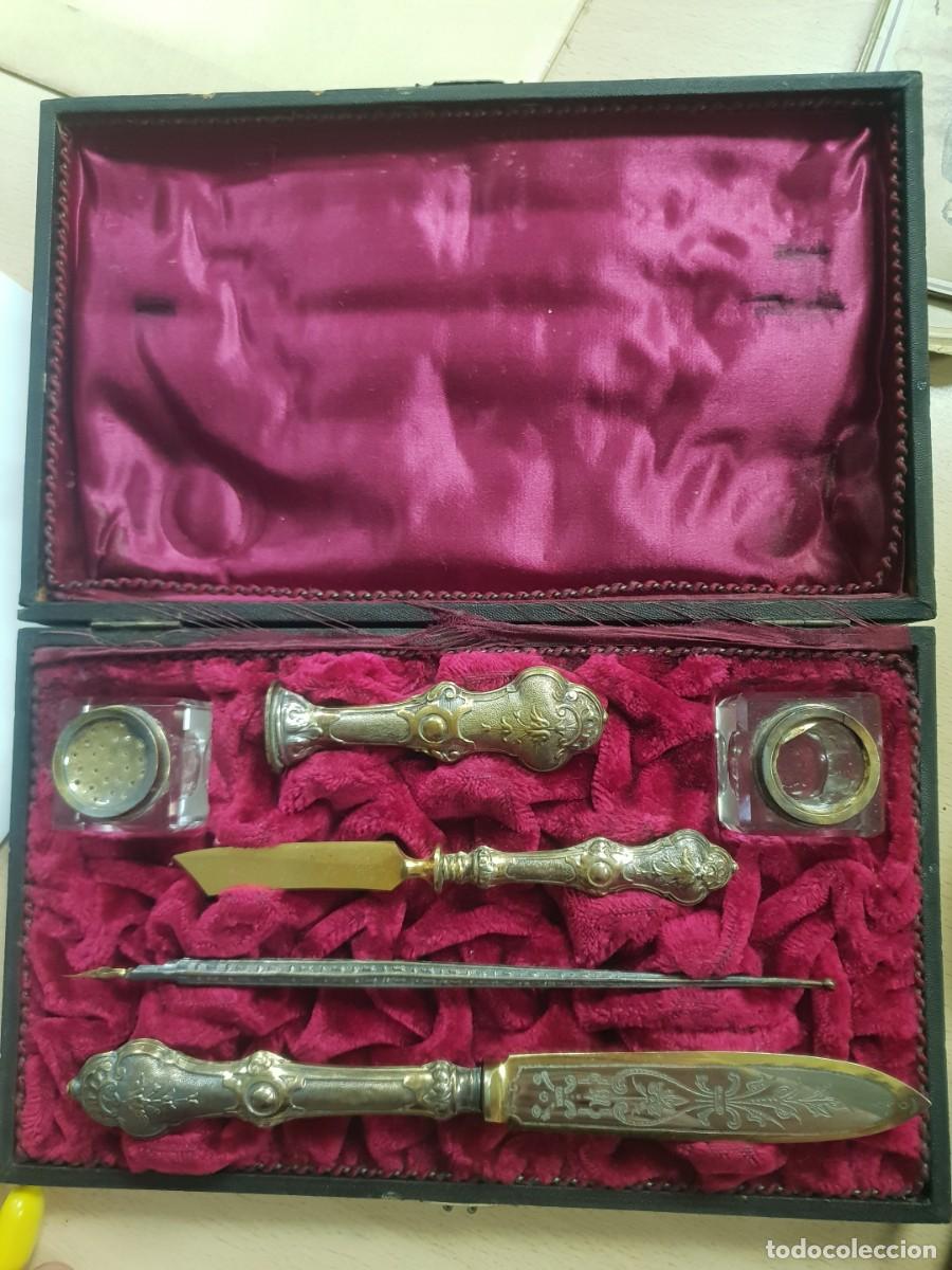 Escriban&iacute;a: Escribania siglo xix en plata dorada