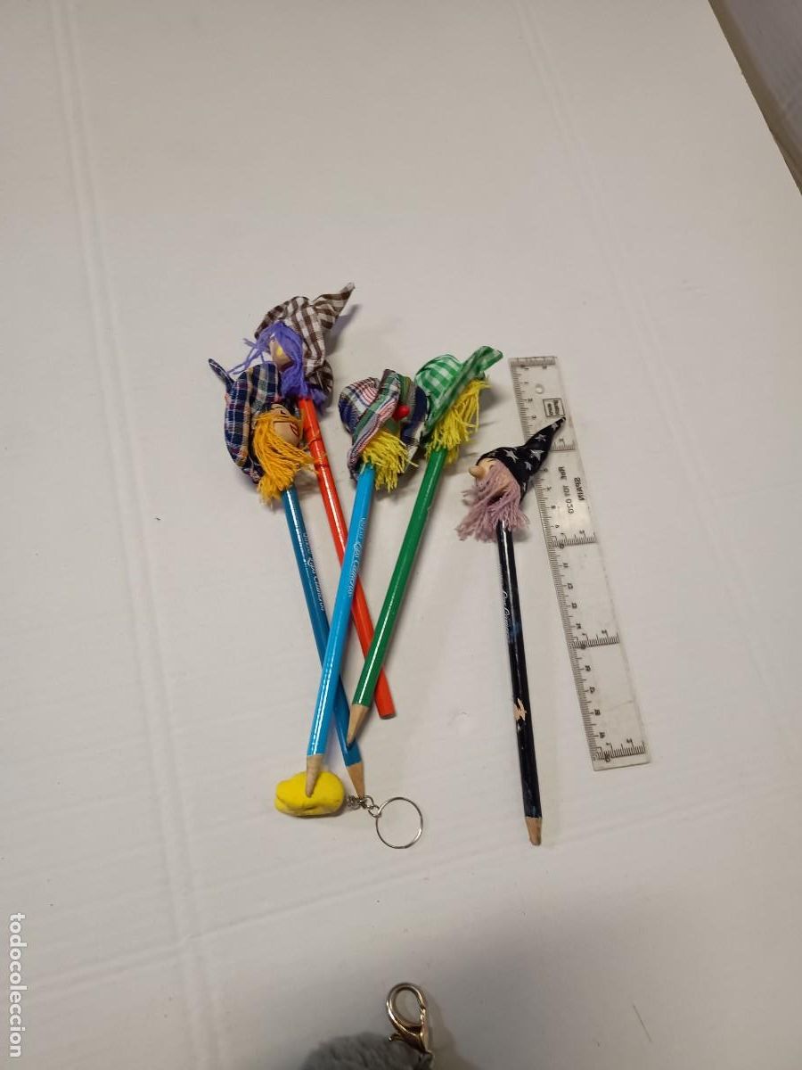 Escriban&iacute;a: LOTE de l&aacute;pices con cabeza de bruja