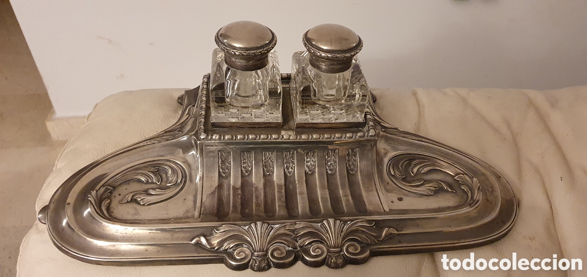 Escriban&iacute;a: Antigua escriban&iacute;a modernista Art Nouveau con tinteros de cristal tallado &ndash; Principios S.XX