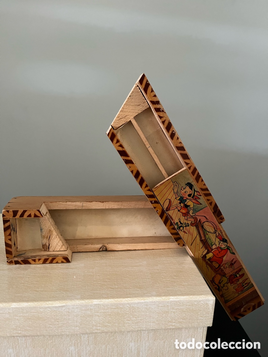 Escriban&iacute;a: Antiguo plumier de madera Pinocho