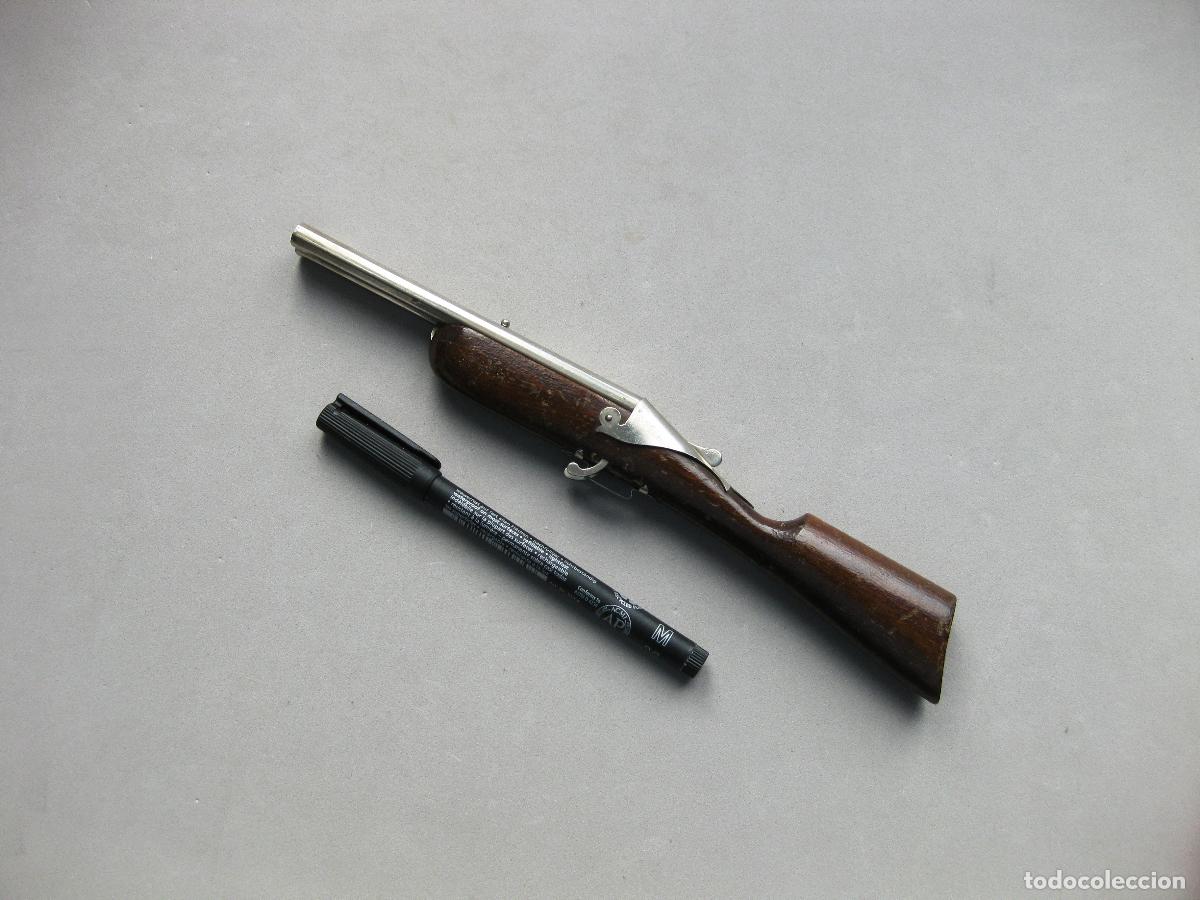 Escriban&iacute;a: RIFLE ALEM&Aacute;N DE CAZA EN MINIATURA CON LAPICERO Y PLUMA. 1900 APROXIMADAMENTE